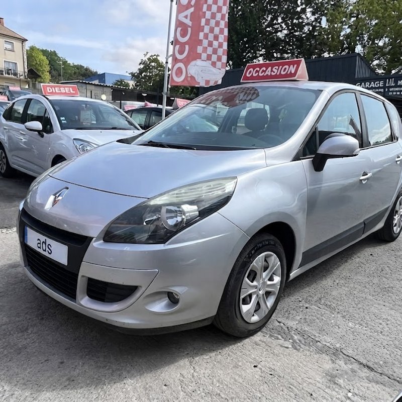 Renault Megane — photo 1
